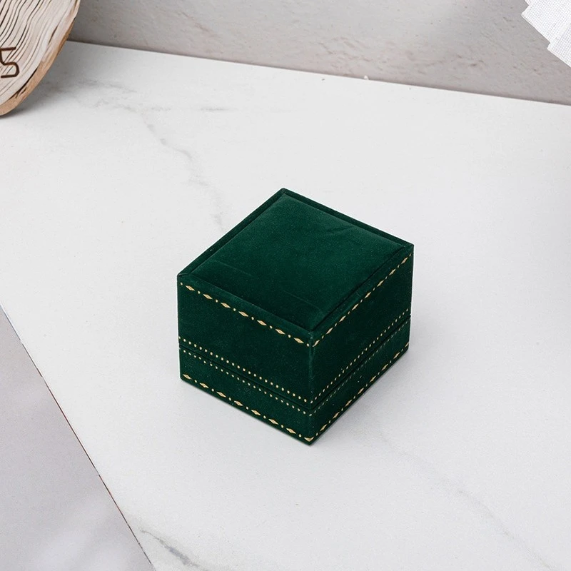 Luxury Green Velvet Double Ring Box suppliers